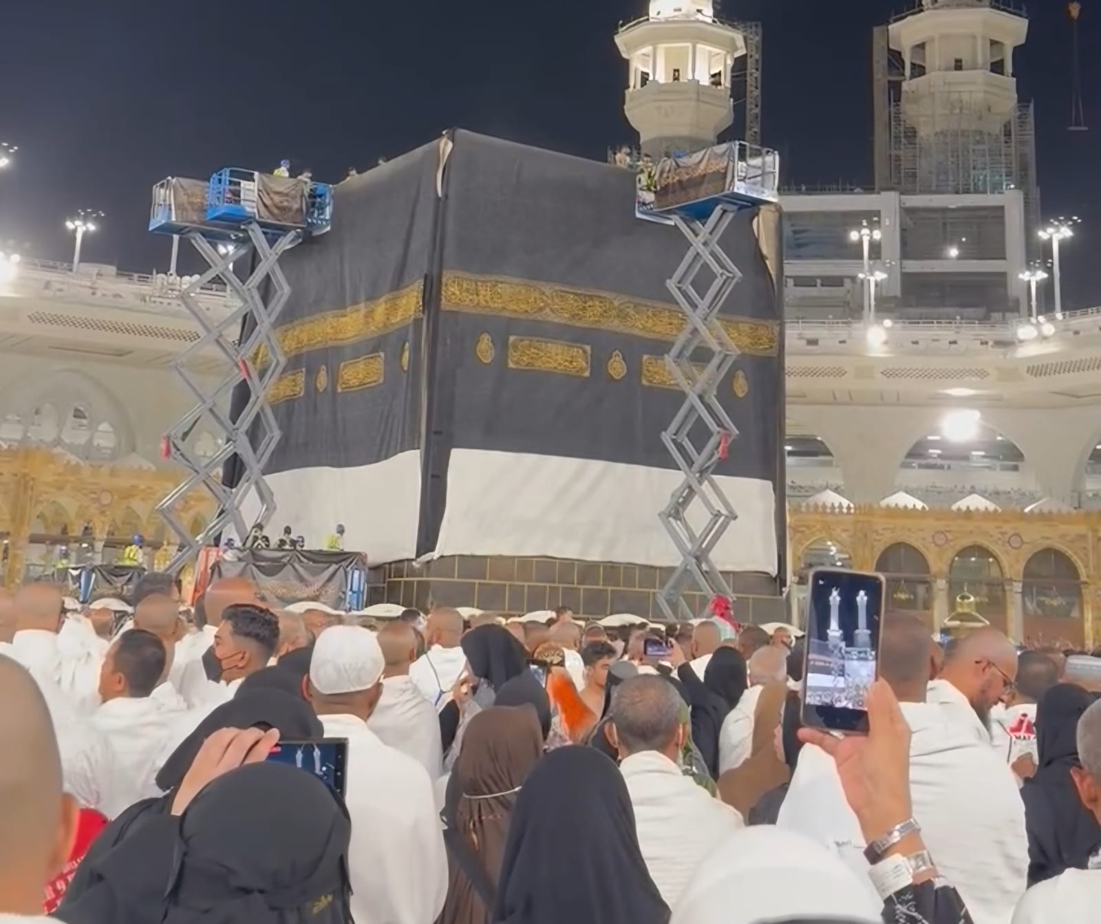 Detikdetik Penggantian Kiswah Ka'bah pada 1 Muharram 1446 H