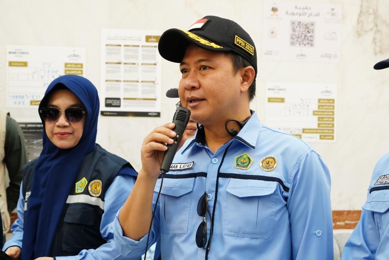 Dua Kloter Tertunda Terbang Imbas Eskalasi Timur Tengah, Dirjen PHU: Jemaah Aman di Jeddah